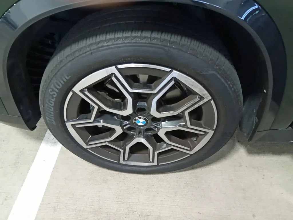 Used 2025 Blue Bay Lagoon Metallic BMW xDrive28i image 17