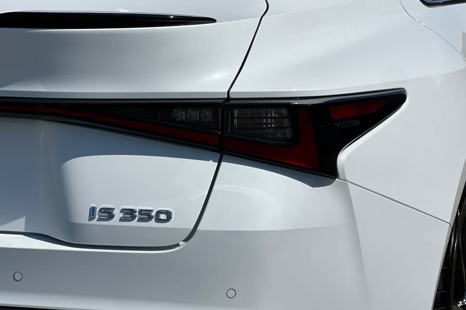 2024 Lexus IS 350 F SPORT - Photo 31