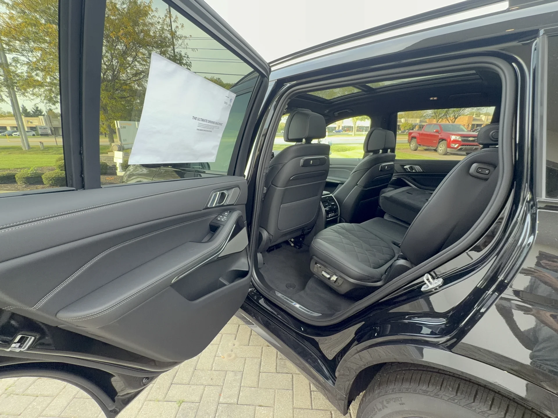 New 2027 Black Sapphire Metallic BMW xDrive40i image 27