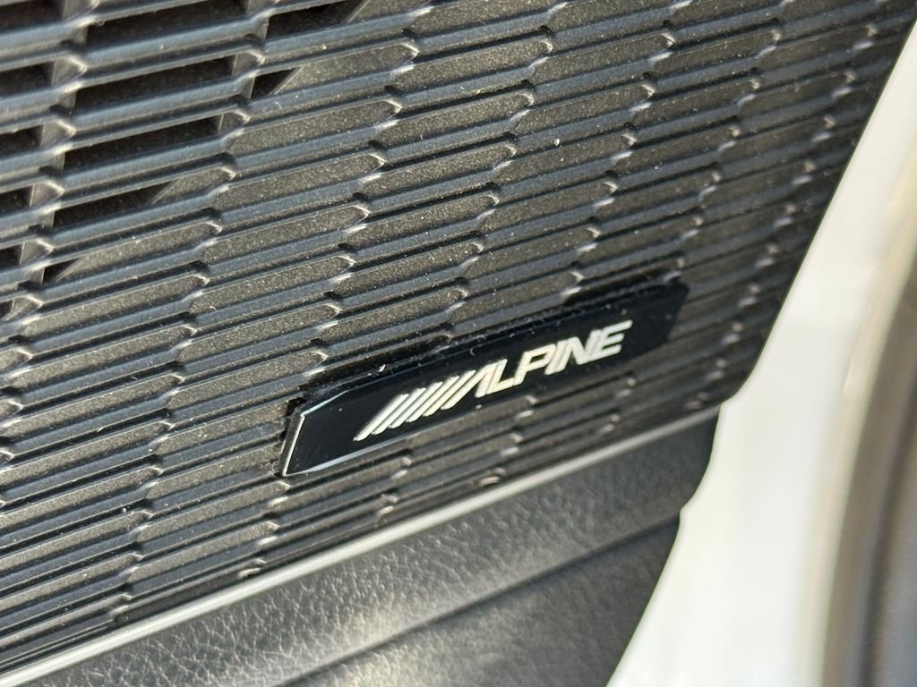Used 2022 White Jeep 4xe image 11
