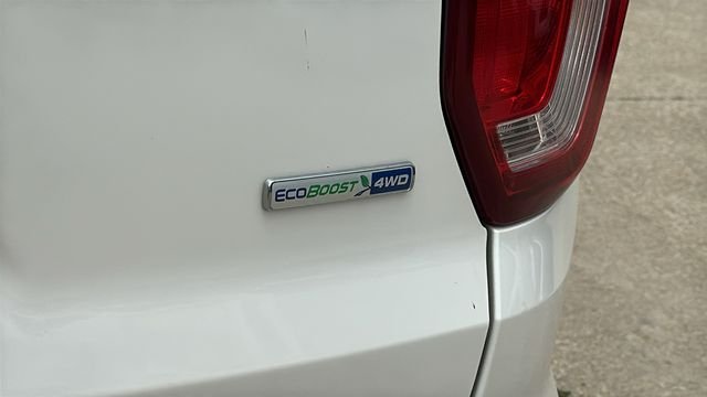 Used 2018 White Ford Limited image 12