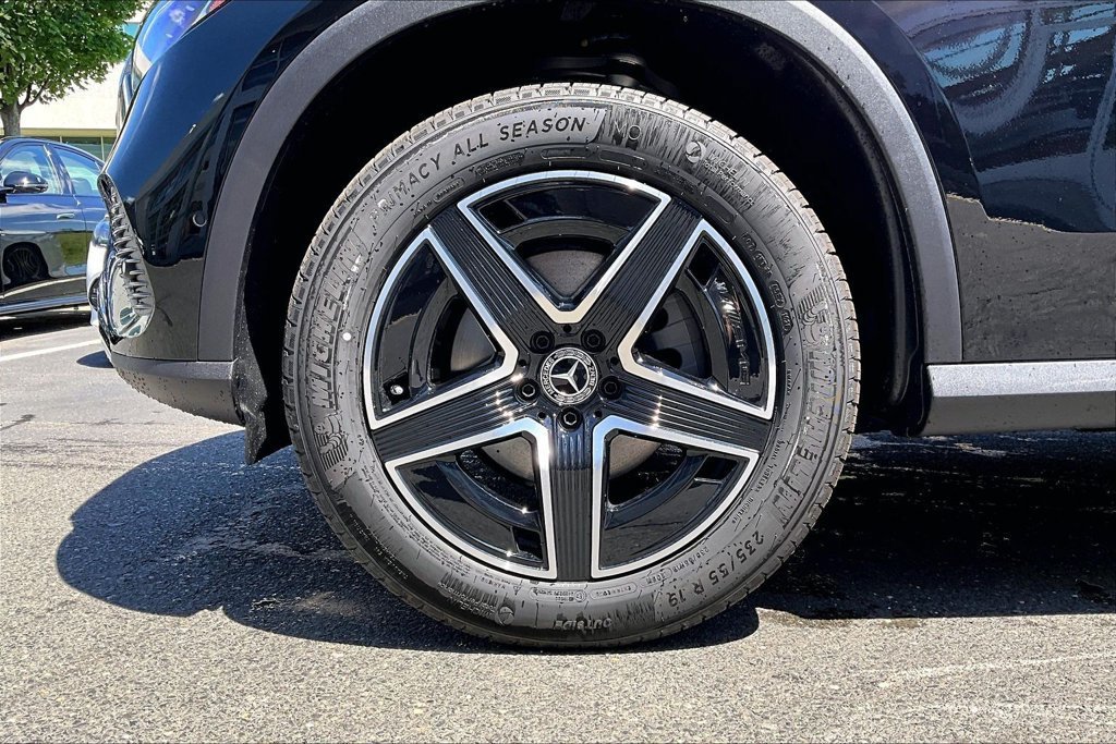 New 2026 Black Mercedes-Benz GLC 300 image 26
