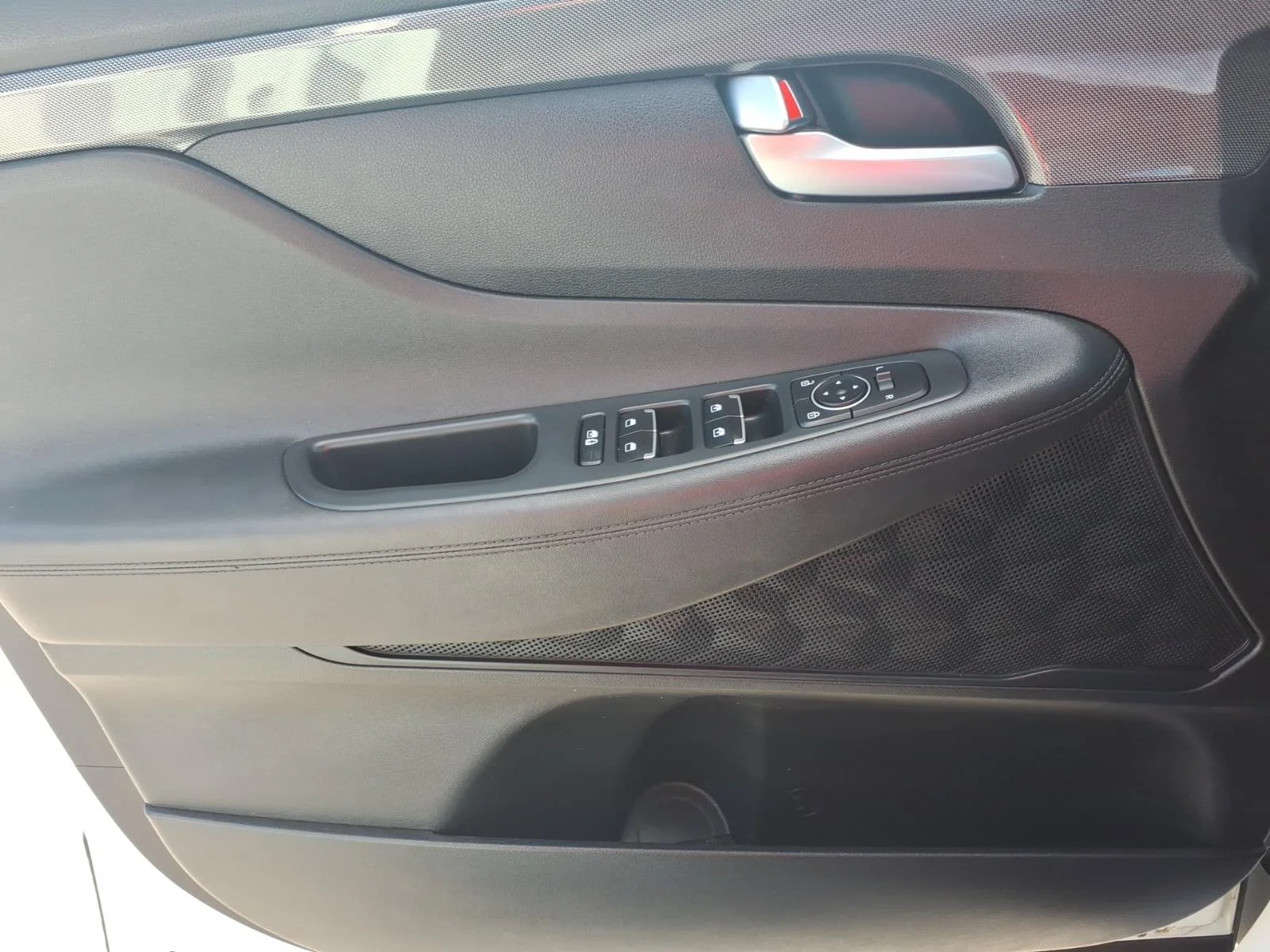 Used 2023 White Pearl Hyundai SEL image 24