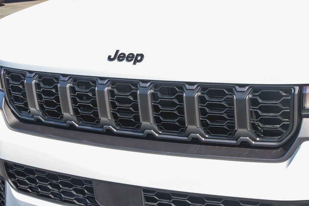 New 2026 Bright White Clearcoat Jeep Altitude image 6