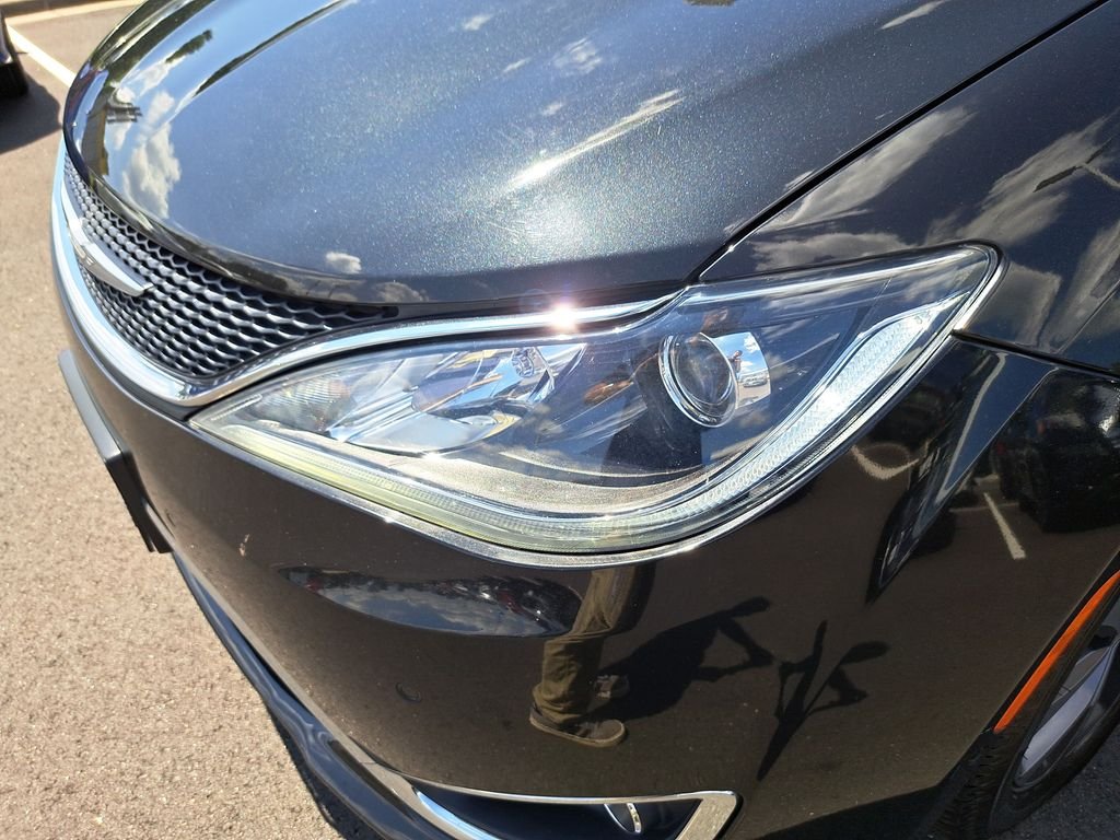 Used 2017 Black Chrysler Limited image 41