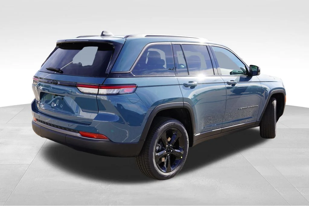 New 2027 Steel Blue Paint Jeep Limited image 3