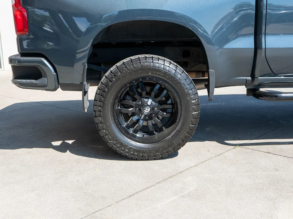 Used 2019 Gray Chevrolet RST image 34
