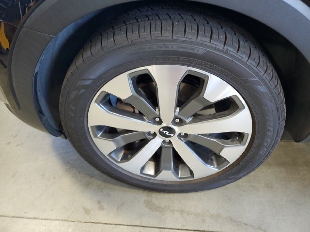 Used 2022 Copper Kia S image 4