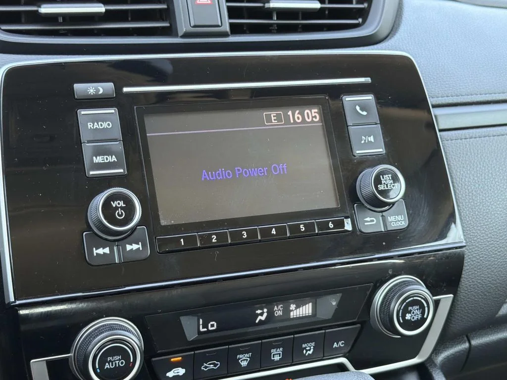 Used 2019 Platinum White Pearl Honda LX image 10
