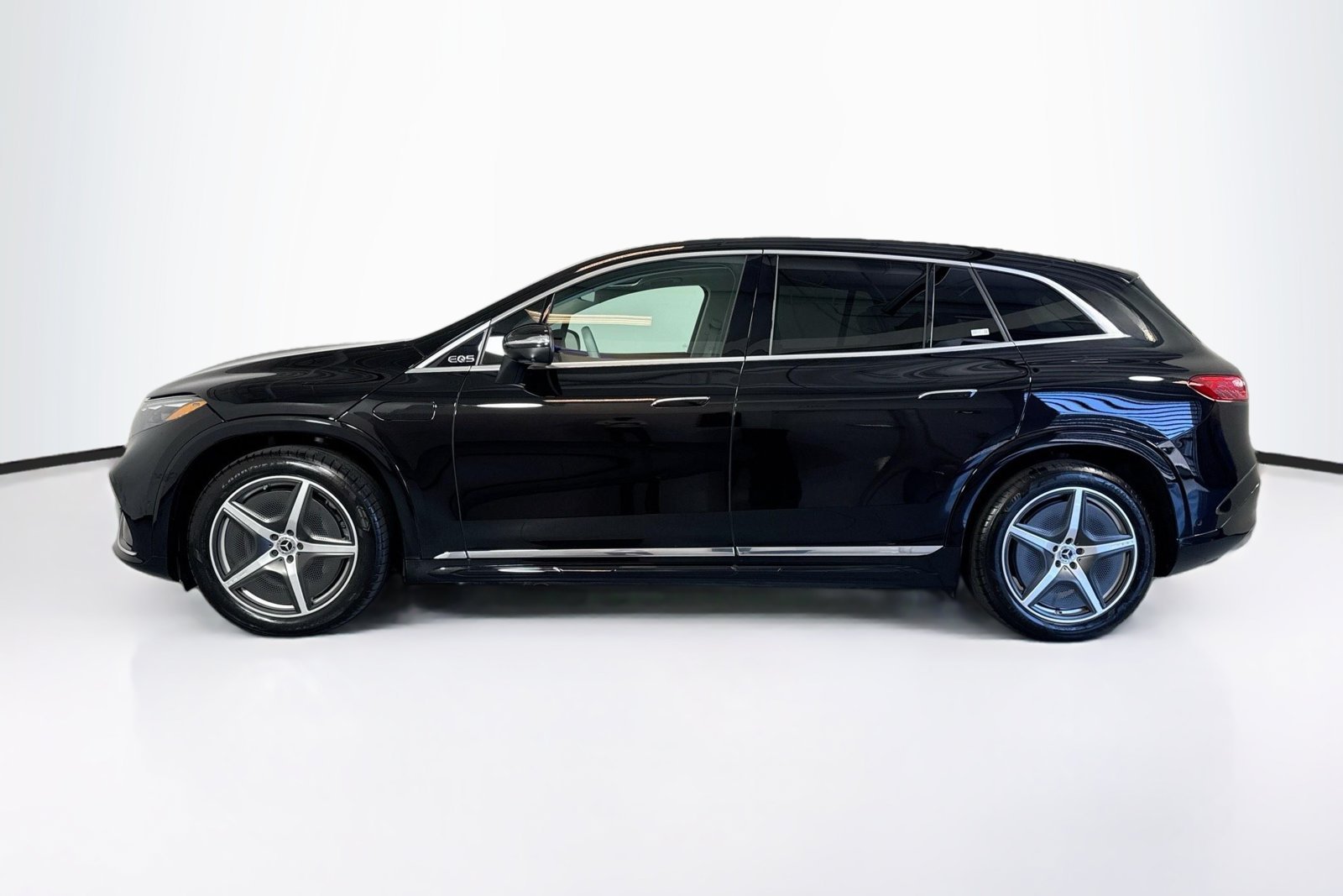 Certified Used 2023 Obsidian Black Metallic Mercedes-Benz EQS 580 image 8