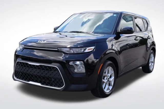 Used 2022 Black Kia LX image 6