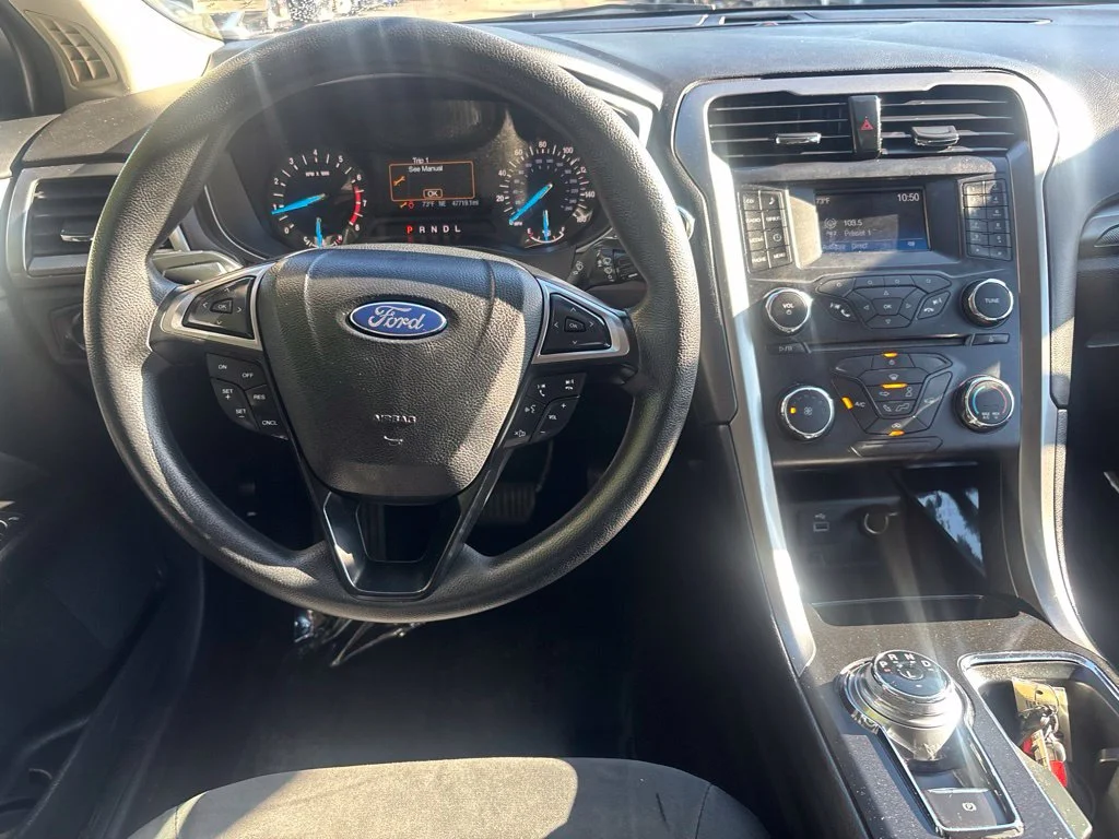 Used 2017 Gray Ford SE image 9