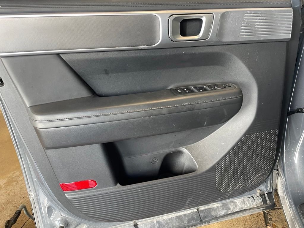 Used 2024 Gray Hyundai SEL image 9