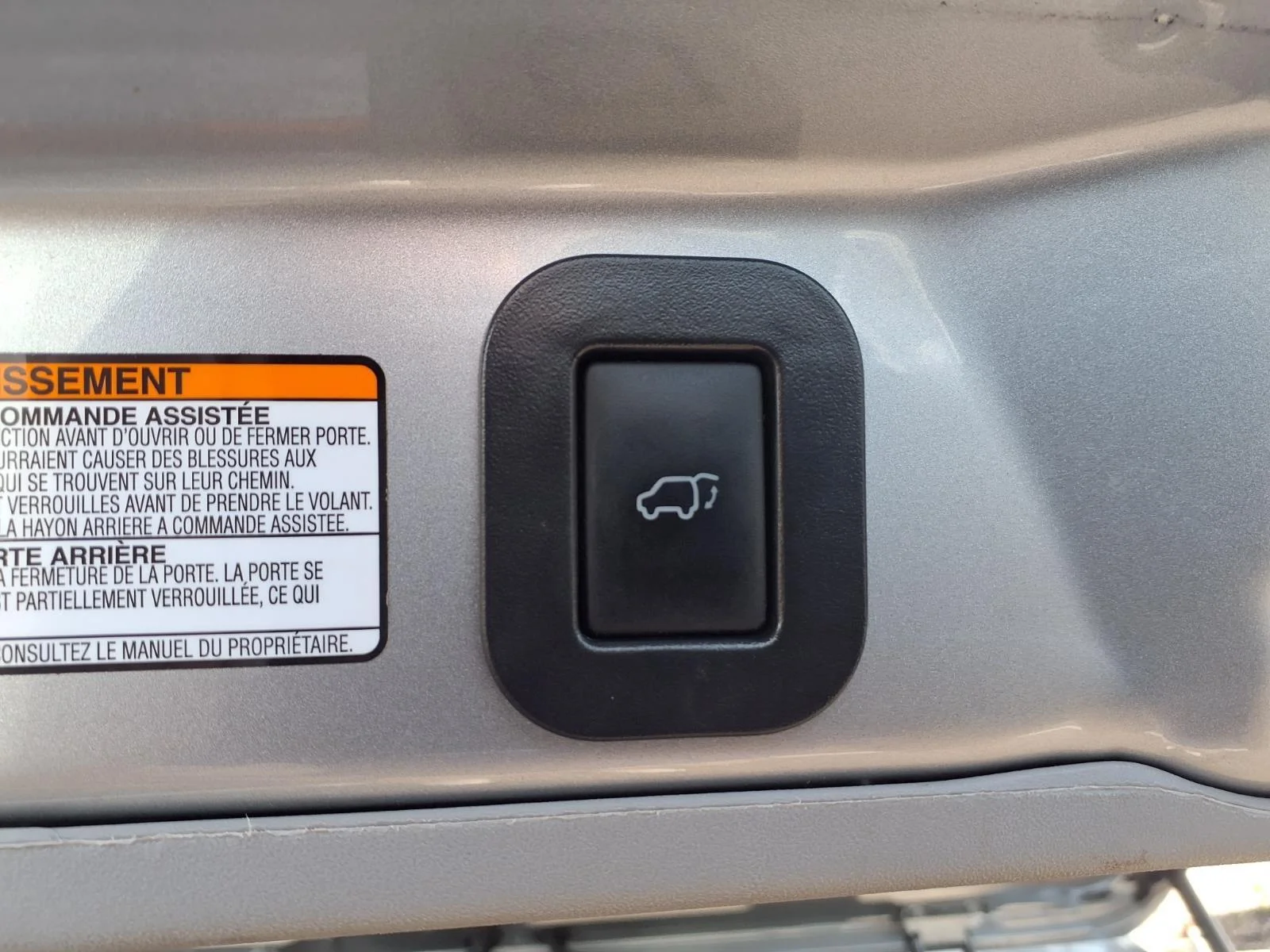 Used 2017 Silver Sky Metallic Toyota XLE 8-Passenger image 26
