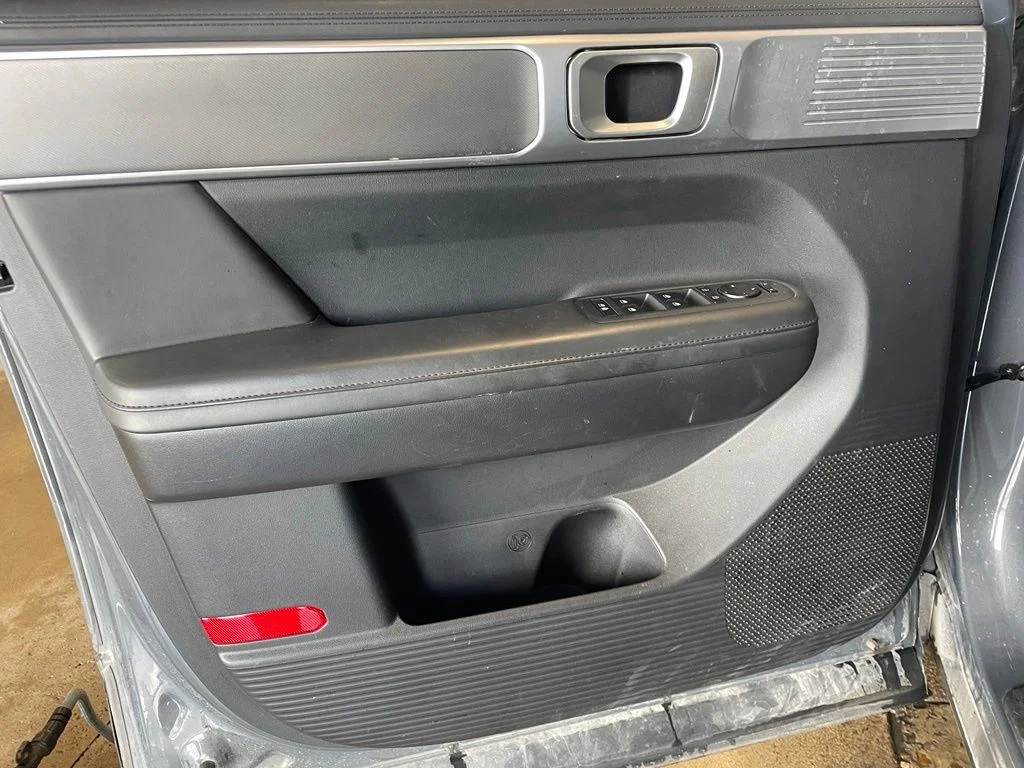 Used 2024 Gray Hyundai SEL image 9
