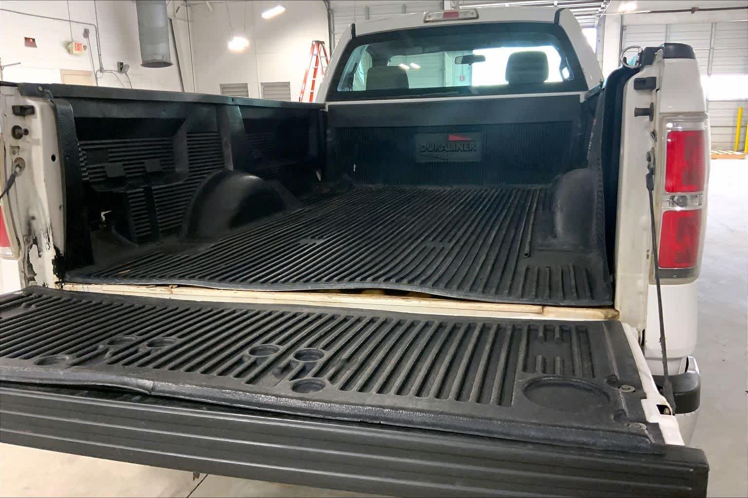 Used 2014 Oxford White Ford XL image 27