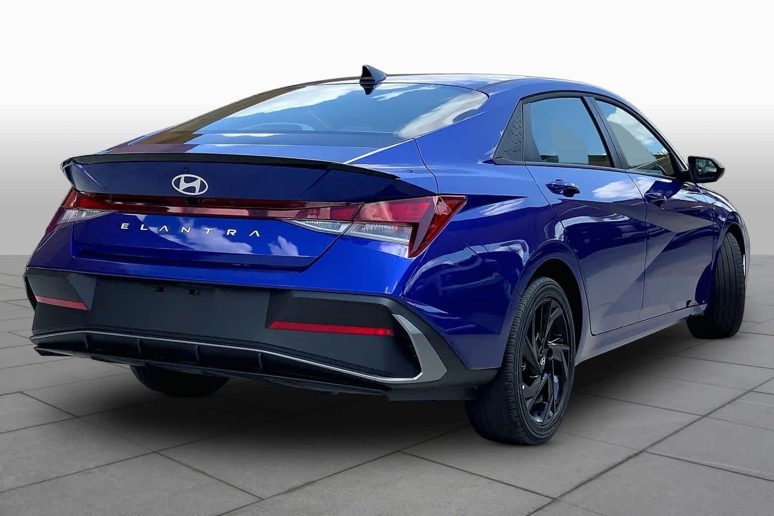 Used 2026 Intense Blue Hyundai SEL Sport image 12