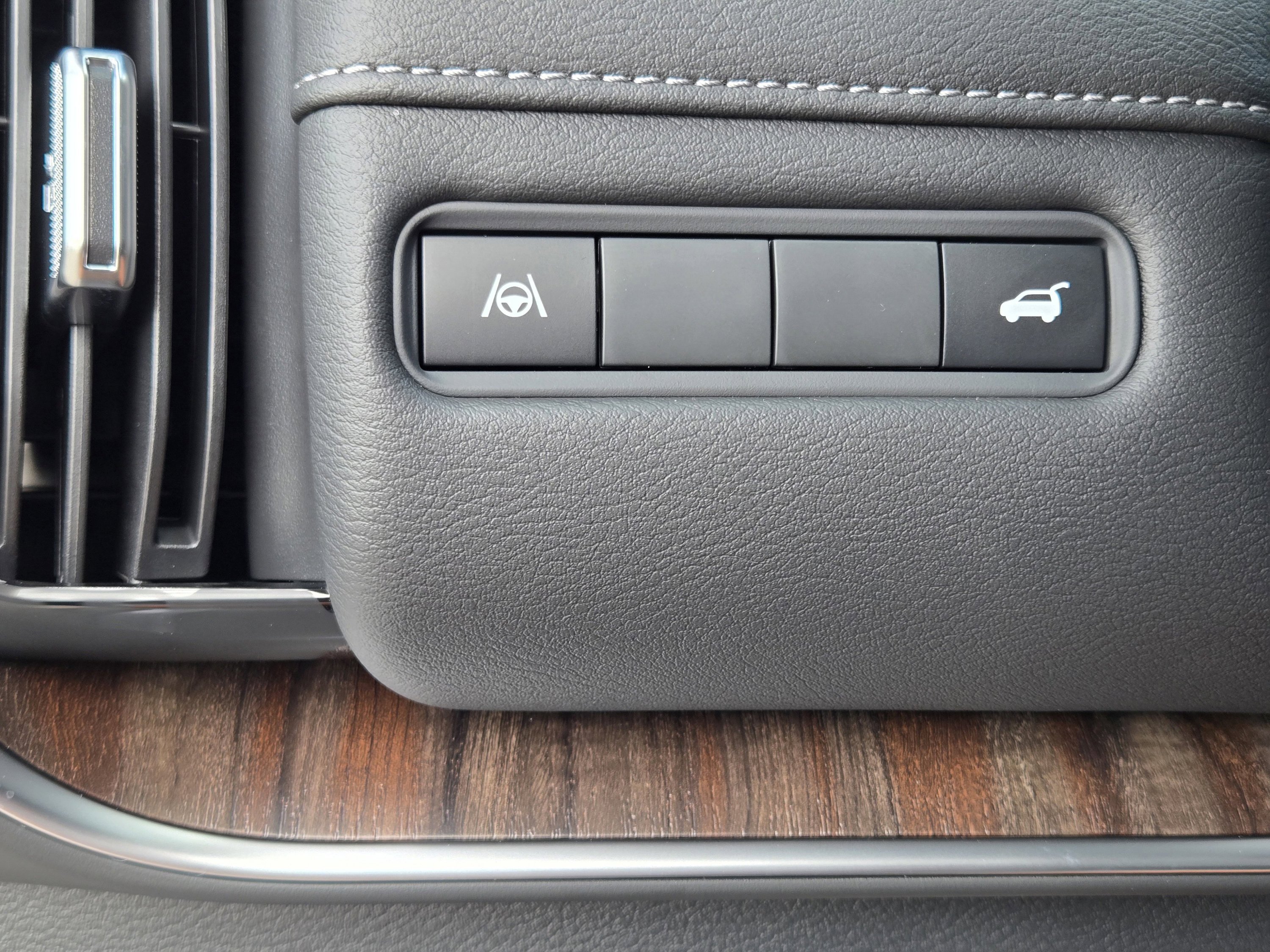 2026 Nissan Armada SL - Photo 22