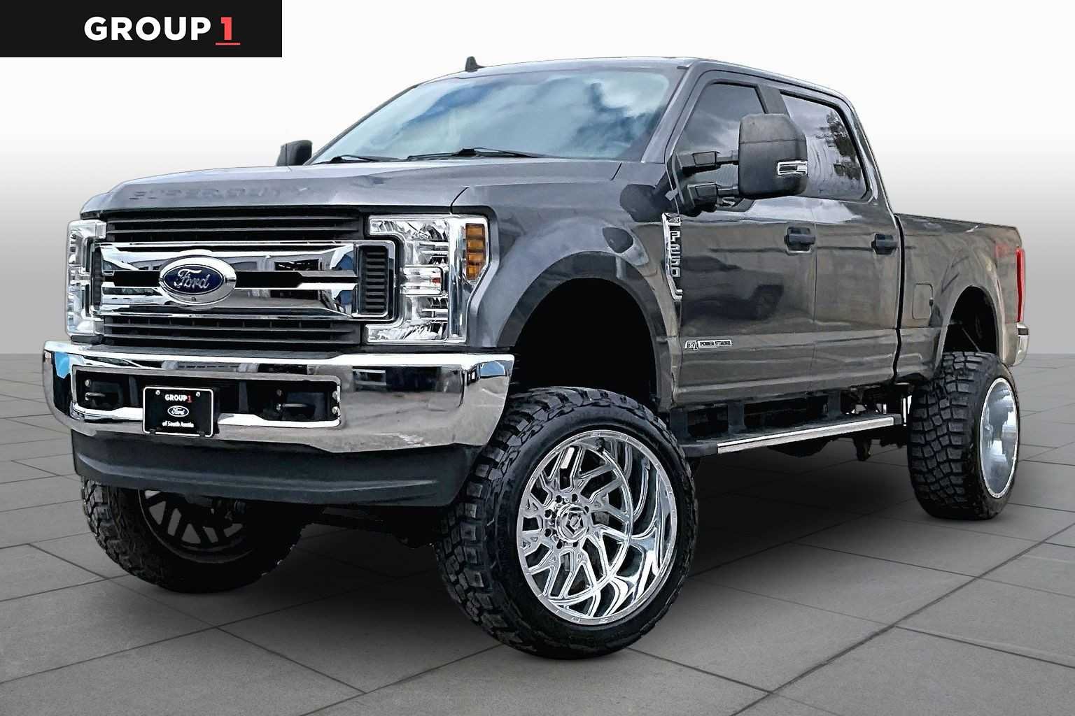 2019 Ford F-250 XL 4x4 Crew Cab 6-3/4' Box's photo