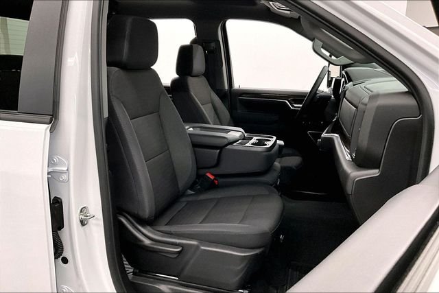 Used 2025 Summit White Chevrolet LT image 8