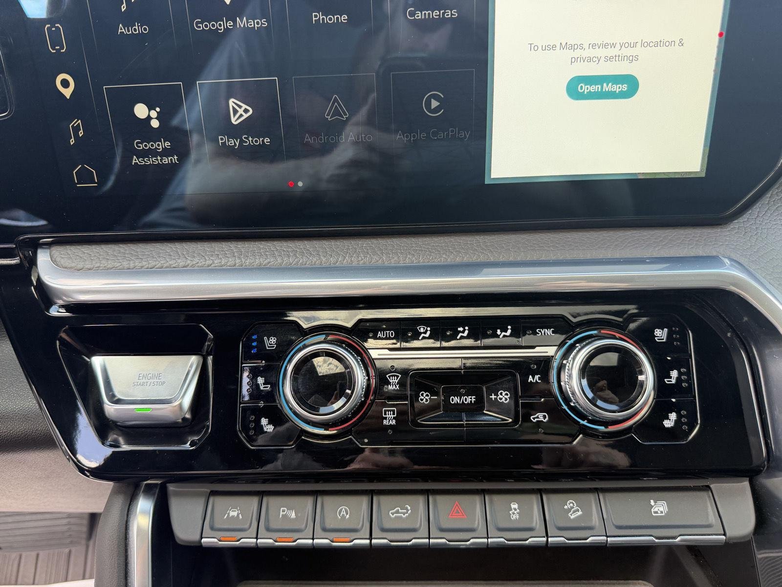 Used 2023 White Frost Tricoat GMC Denali image 31
