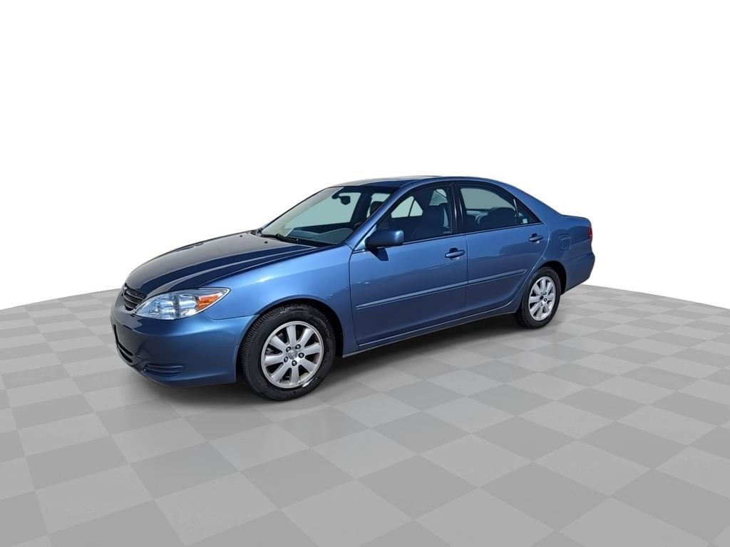 Used 2004  Toyota XLE image 4