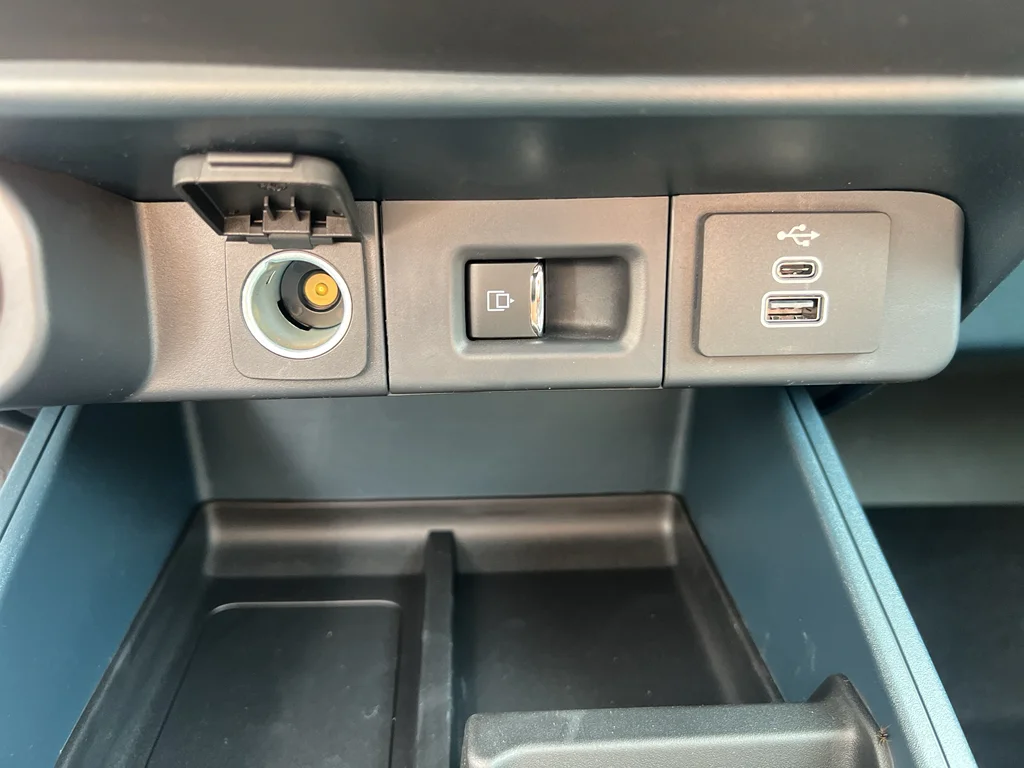 New 2026 Carbonized Gray Metallic Ford Lariat® image 24