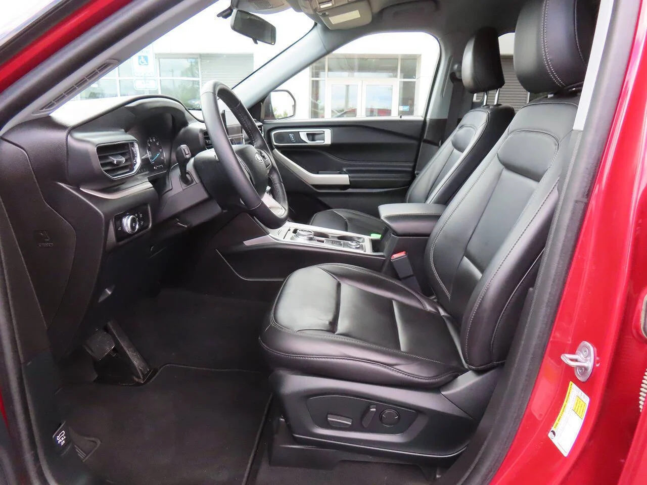 2023 Ford Explorer XLT - Photo 12