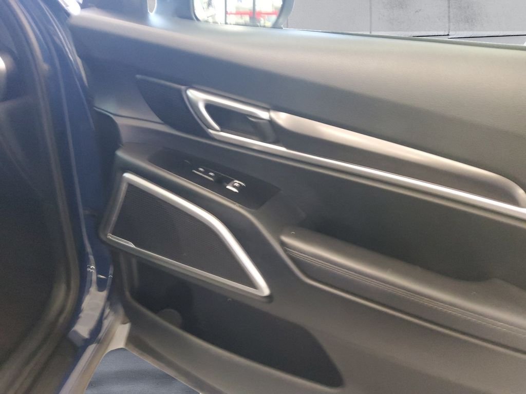 Used 2025 Black Kia S image 15