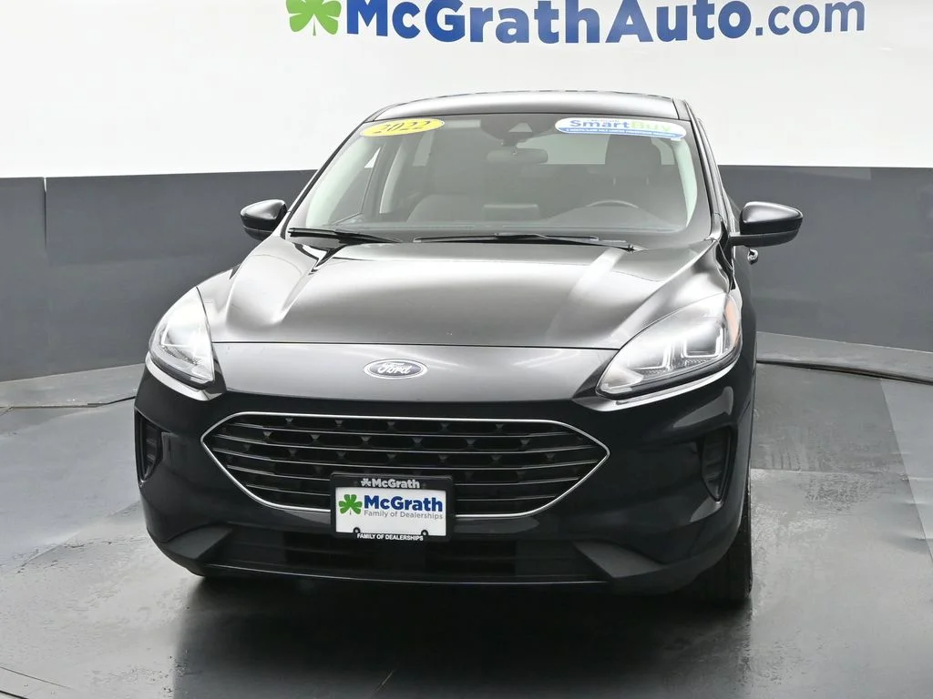 Used 2022 Black Ford SE image 6