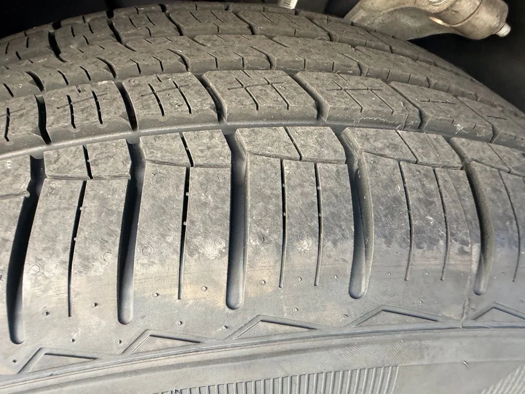 Used 2022 Gray Jeep Limited image 23