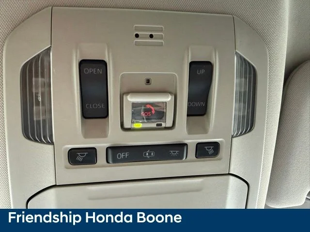 Used 2020 Silver Toyota XLE image 33