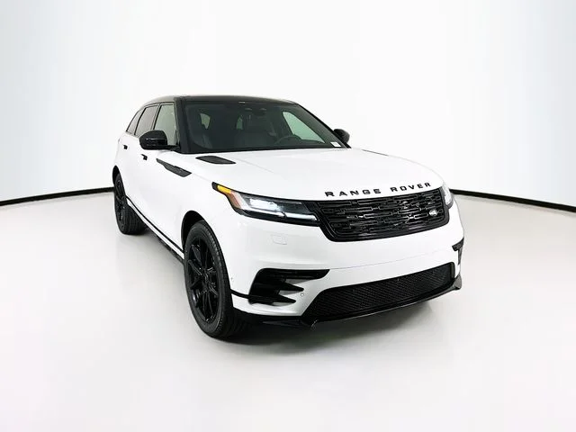 Certified Used 2026  Land Rover Dynamic SE image 3