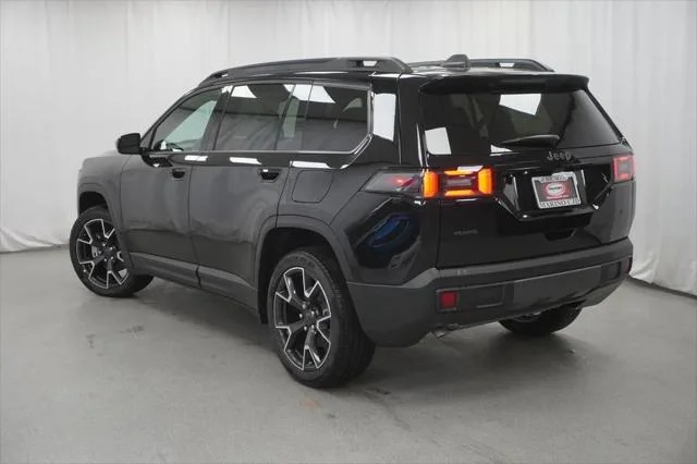 New 2026 Diamond Black Crystal Pearl-Coat Exterior Paint Jeep Overland image 13