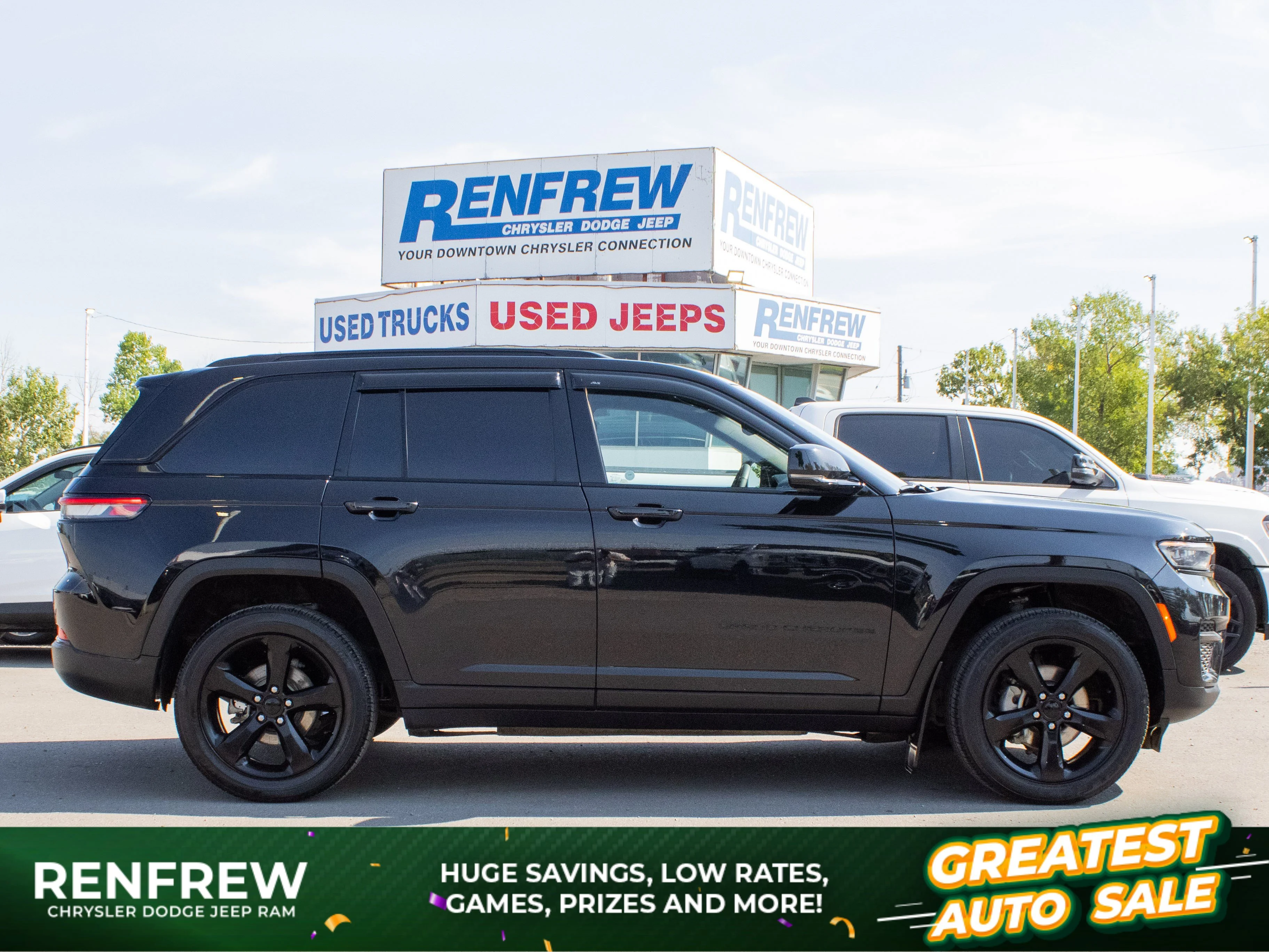 Used 2023 Black Jeep Altitude* 4x4, Heated Seats & Wheel, Sunroof, Wireless Charging image 1