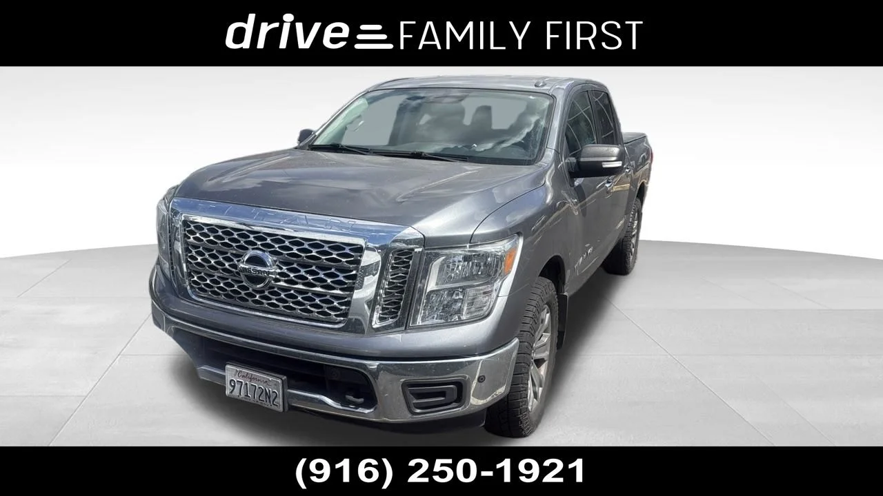 2018 Nissan Titan SV 4X4 Crew Cab's photo