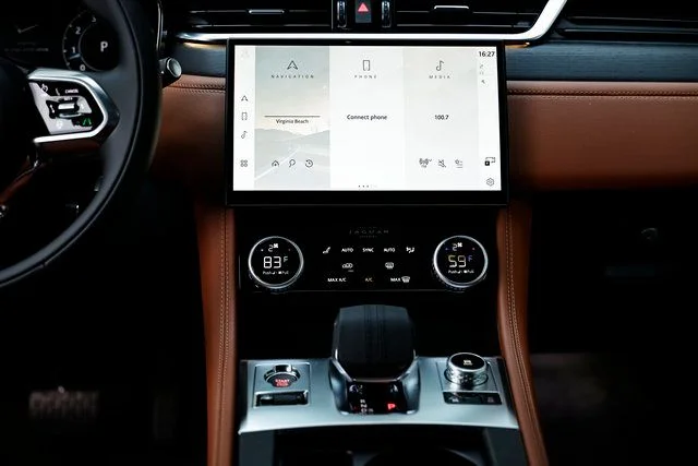 2026 Jaguar F-Pace R-Dynamic S - Photo 33
