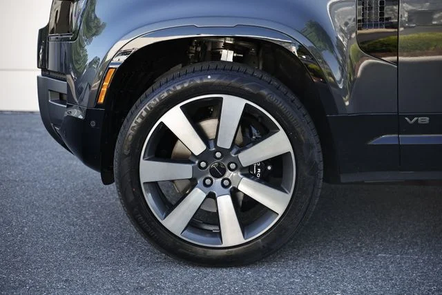 New 2026 Carpathian Grey Land Rover V8 image 5