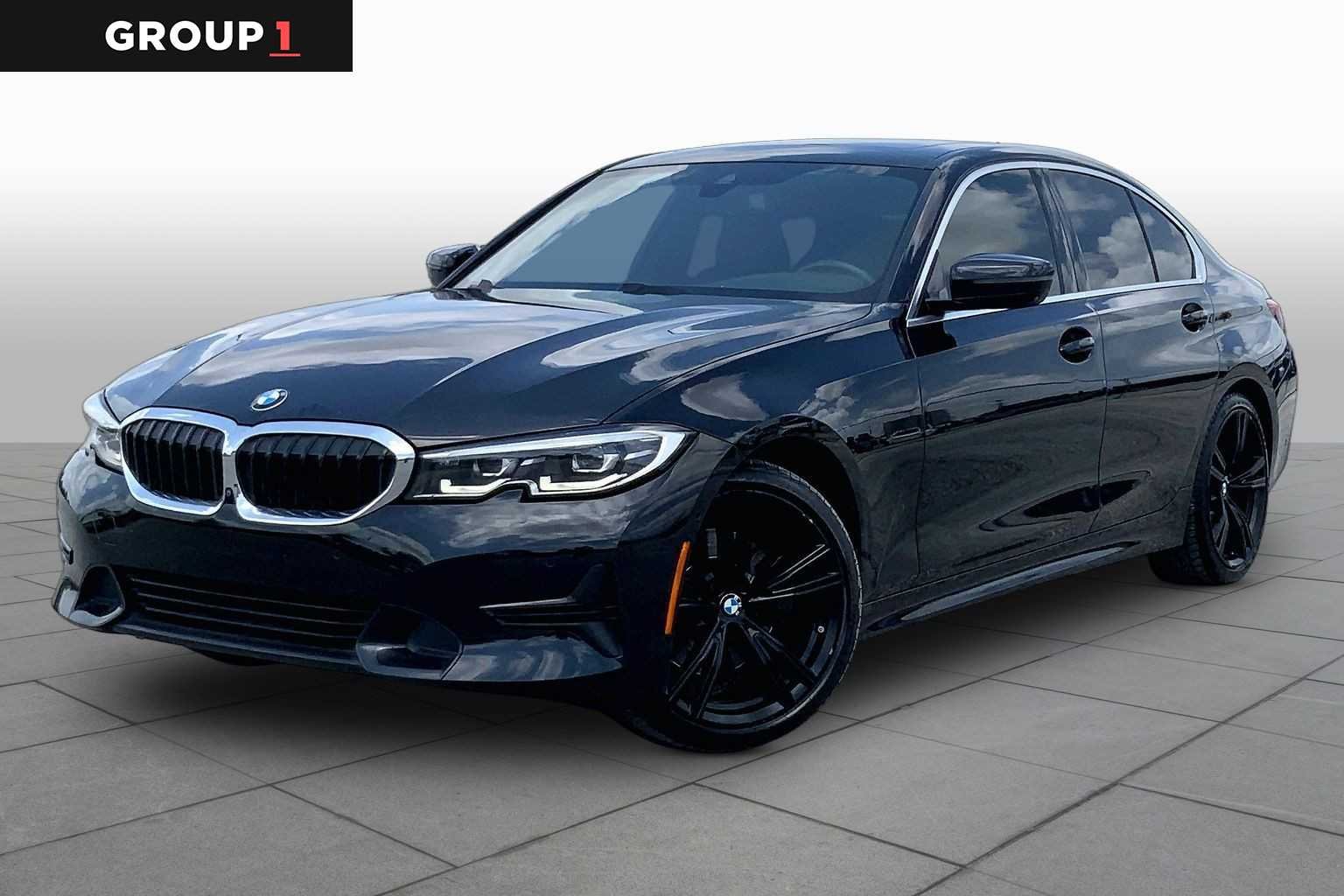 2021 BMW 3 Series 330i Sedan's photo