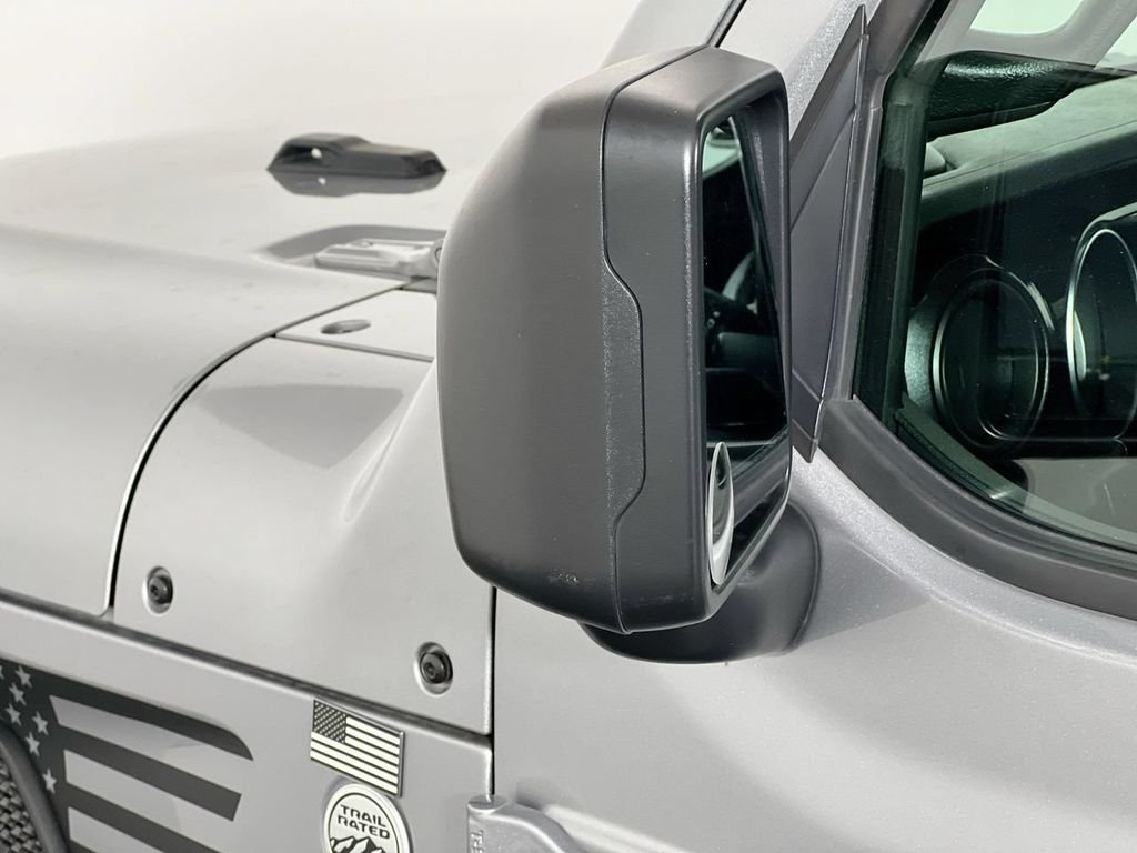 Used 2020 Silver Jeep Unlimited Sport Altitude image 10