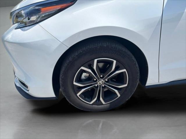 Certified Used 2026 WIND CHILL PEARL Toyota  image 33