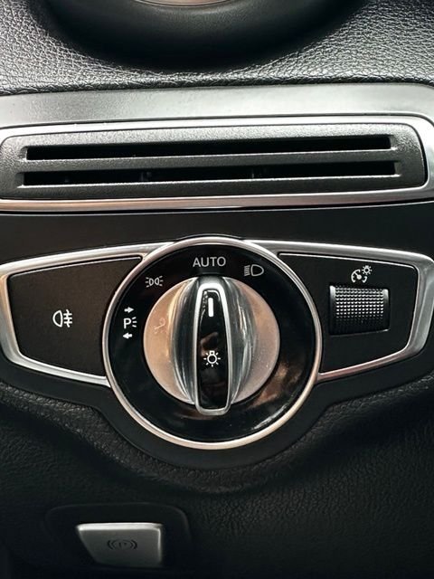 Used 2015  Mercedes-Benz C 300 image 26