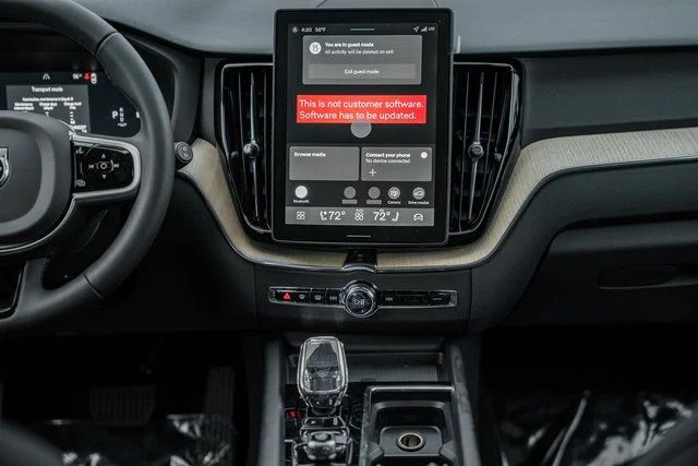 New 2026 Aurora Silver Volvo Plus image 22