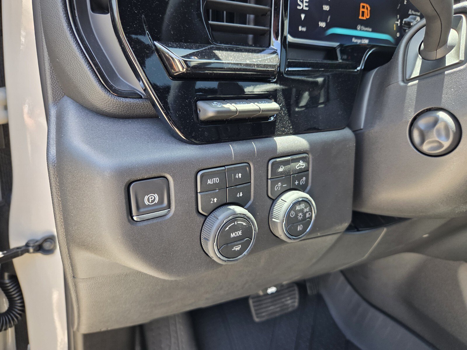 2026 Chevrolet Silverado 1500 ZR2 - Photo 25