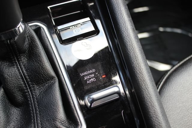 Used 2024 Red Jeep Latitude image 10