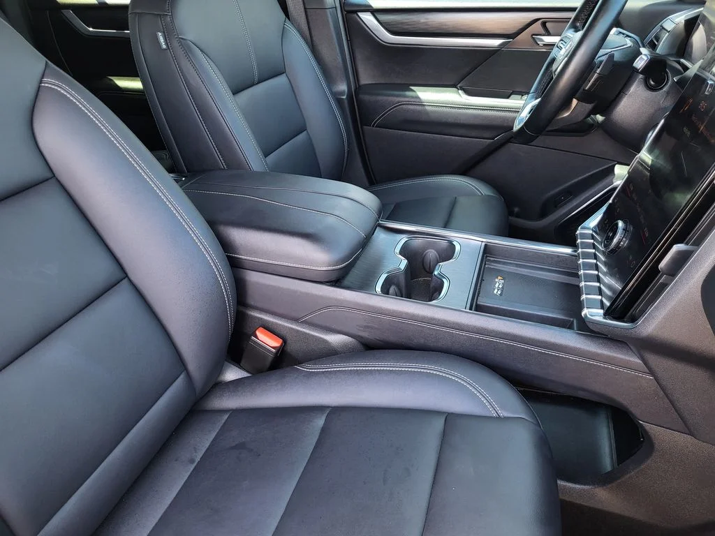 Used 2024 Sterling Metallic GMC Elevation image 11
