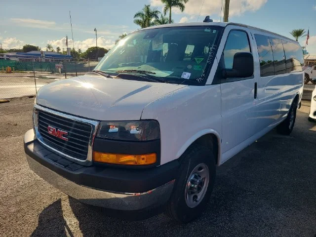 2025 GMC Savana Passenger