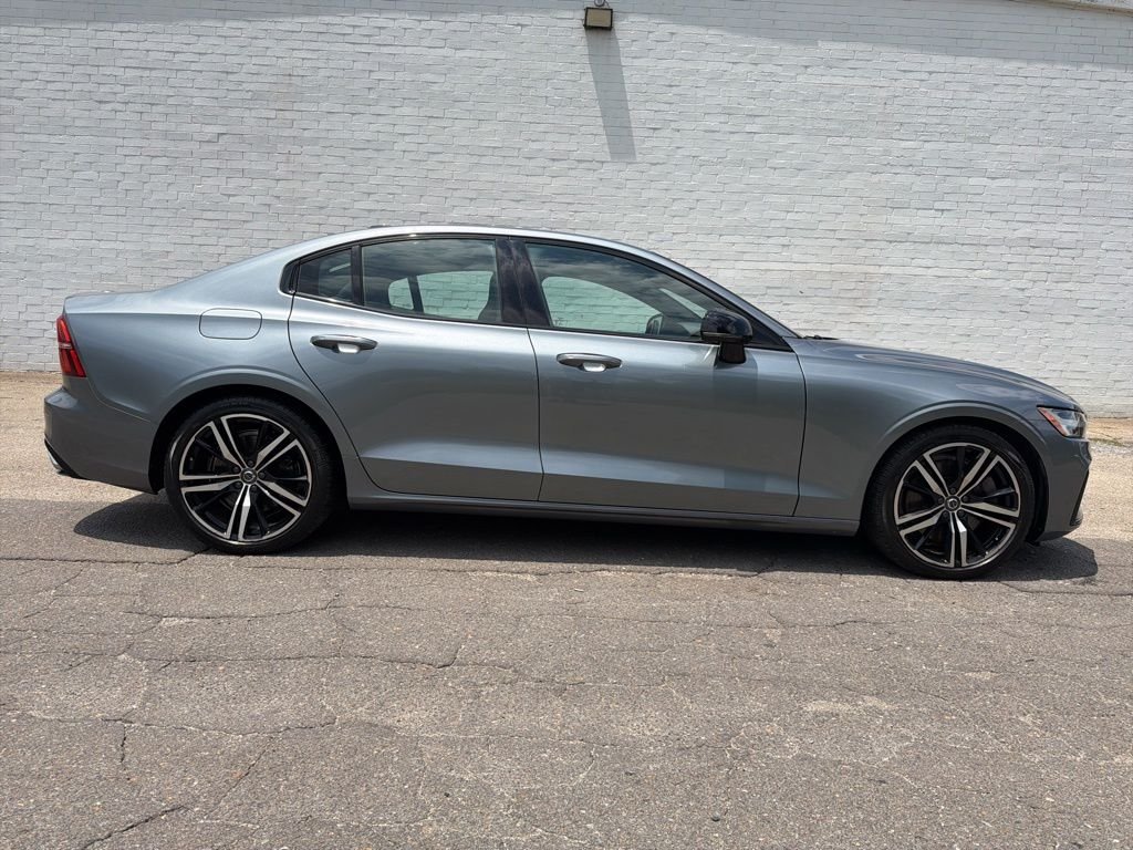 2019 Volvo S60 T6 R-Design AWD's photo