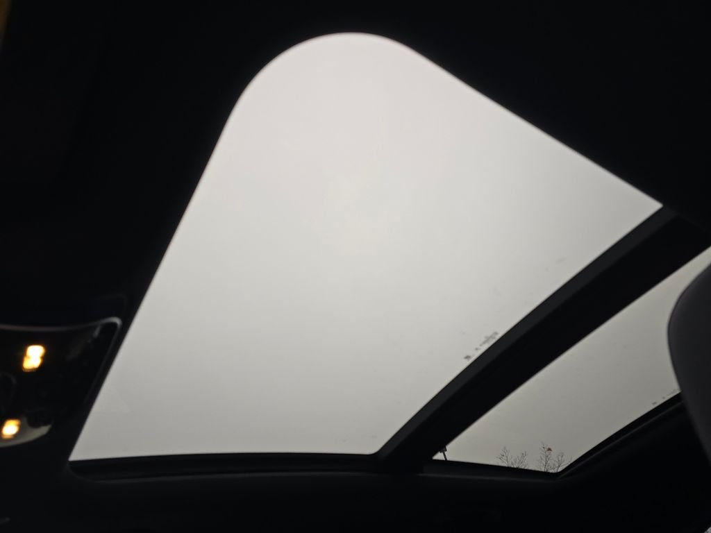 New 2026 Cirrus Silver Metallic Mercedes-Benz GLC 300 image 3