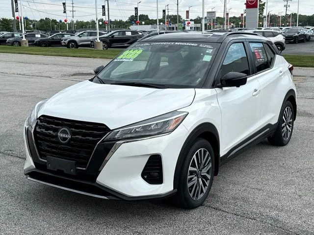 Used 2023 White Nissan SR image 3